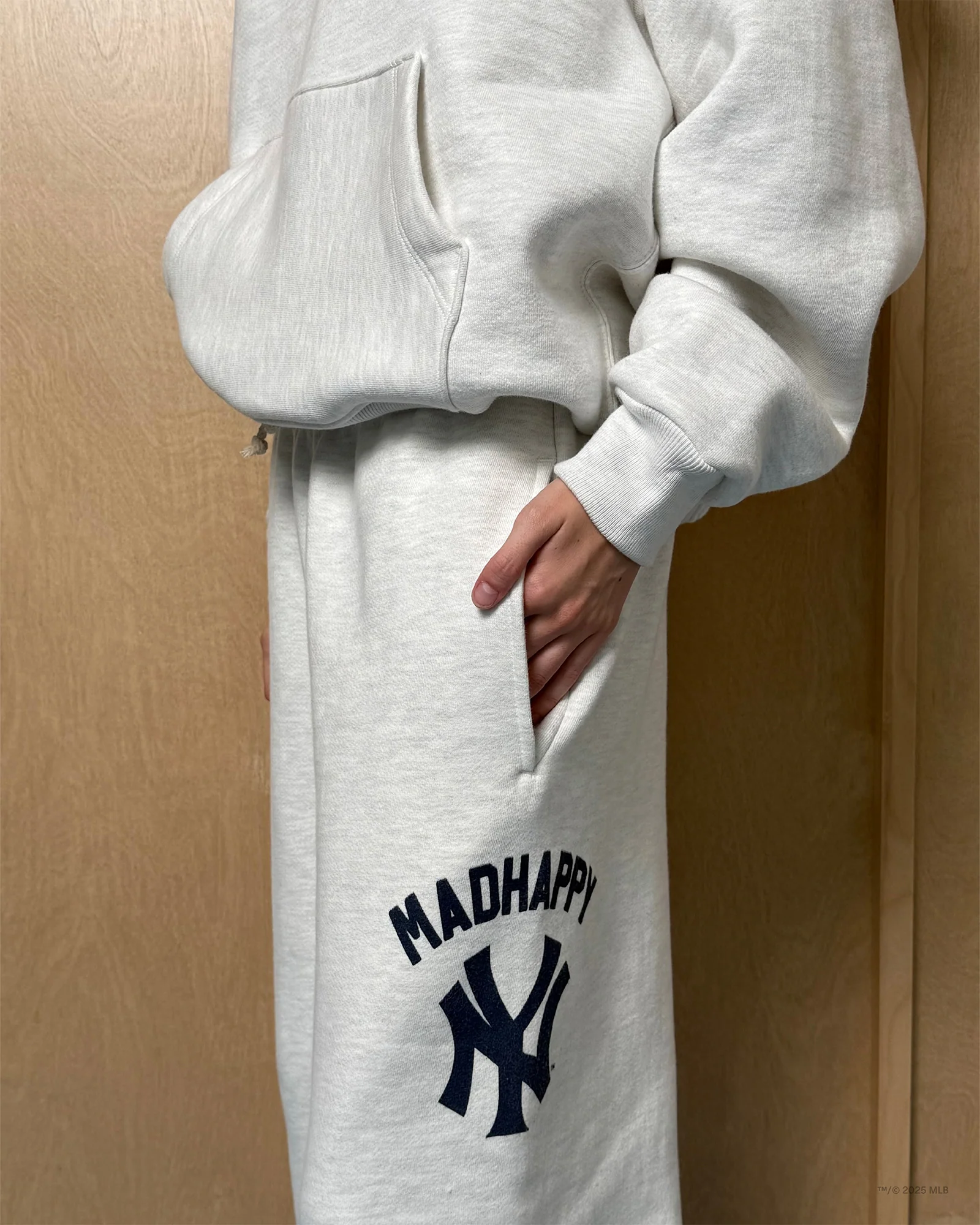 Yankees Washed Straight Sweatpant - Image 4